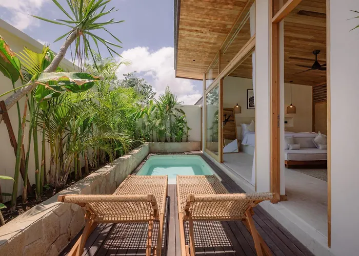 Stunning 1 Bd Private Pool
